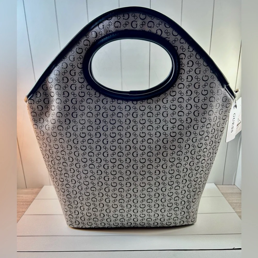 Guess stylish cut